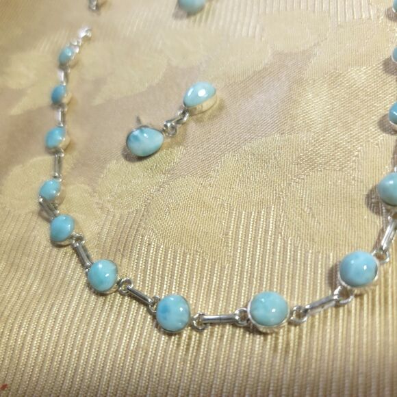 Natural Larimar necklace in 925 Sterling Silver 18" w/ 22 D.R. Larimar gemstones - Picture 14 of 16